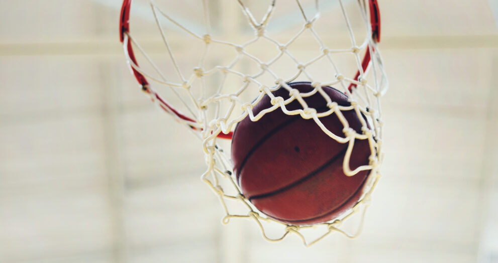 Flagg, 19, stars with 45 points as Mavericks beat Lakers